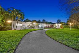 Picture of 7420 SW 125Th St, Pinecrest, FL 33156