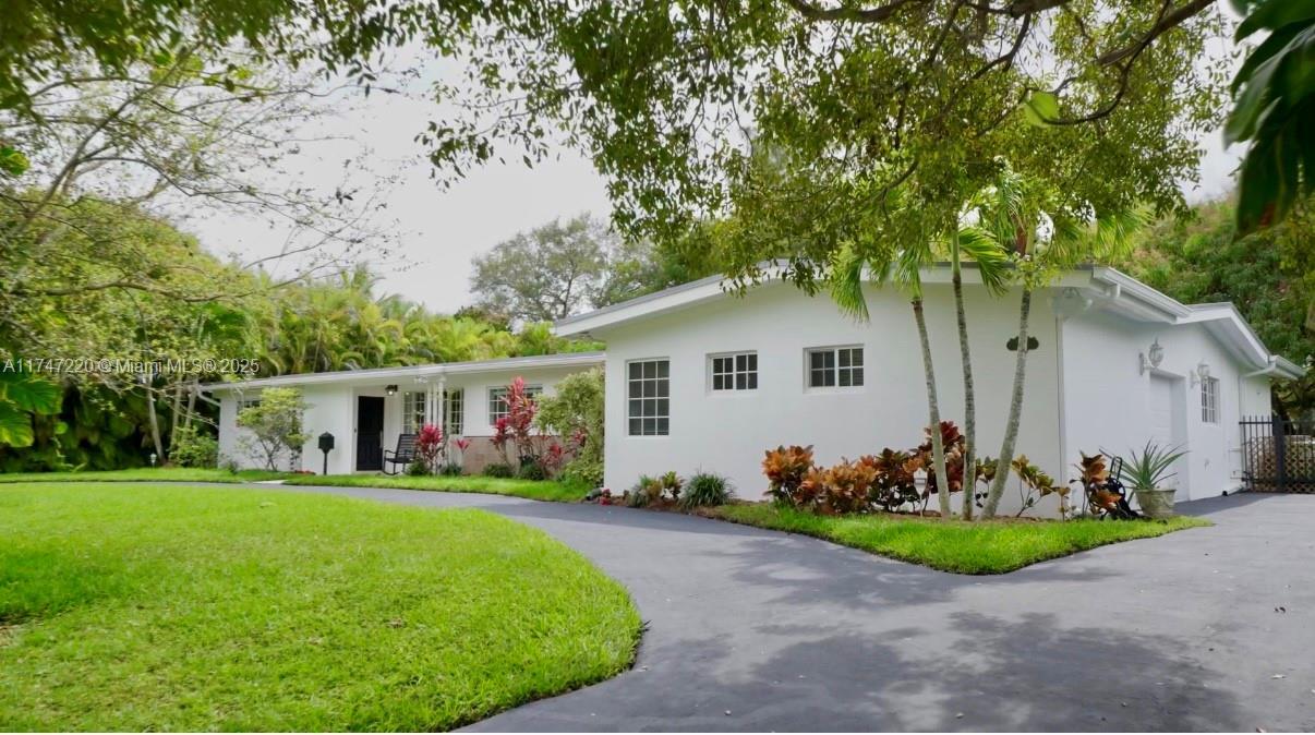 Picture of 7420 SW 125Th St, Pinecrest, FL 33156