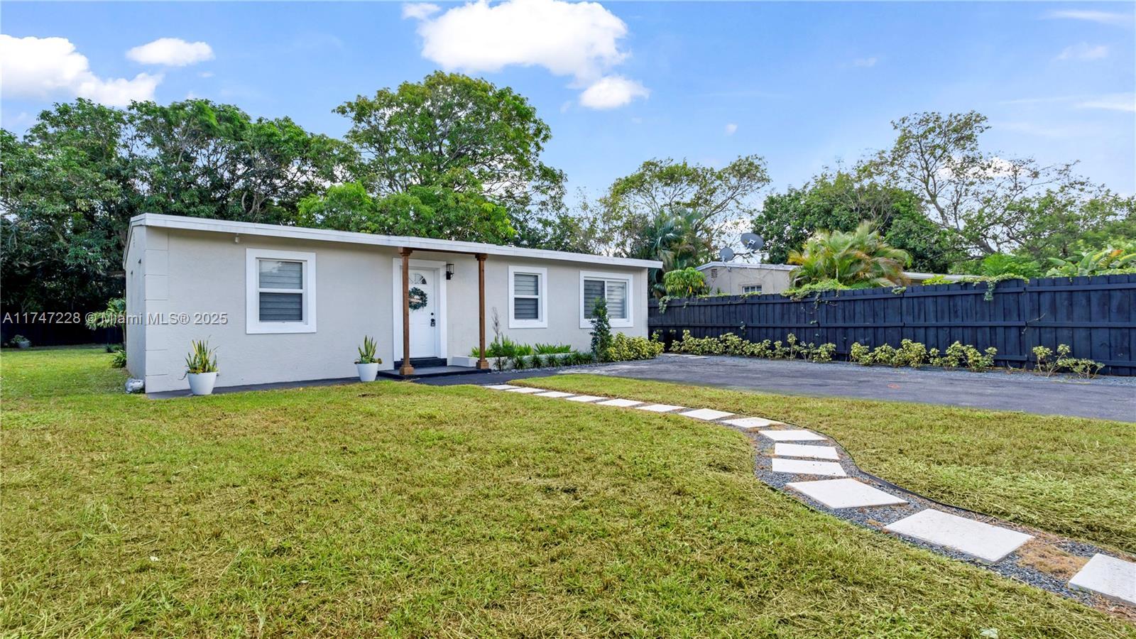 Picture of 1032 NW 11Th Place, Fort Lauderdale, FL 33311