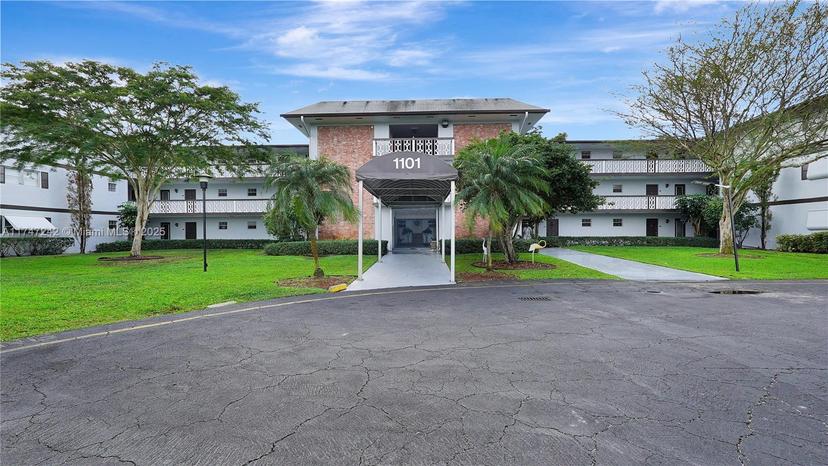 Picture of 1101 Hillcrest Ct # 103, Hollywood FL 33021