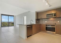 Picture of 5350 NW 84Th Ave # 601, Doral, FL 33166
