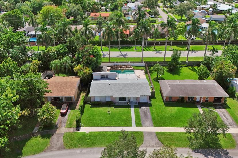 Picture of 9230 SW 183Rd Ter, Palmetto Bay FL 33157