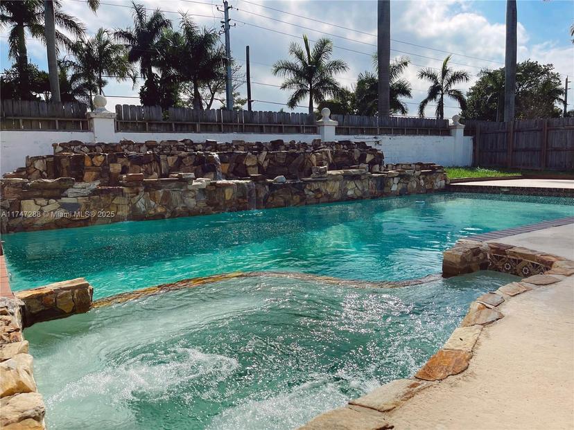 Picture of 9230 SW 183Rd Ter, Palmetto Bay FL 33157
