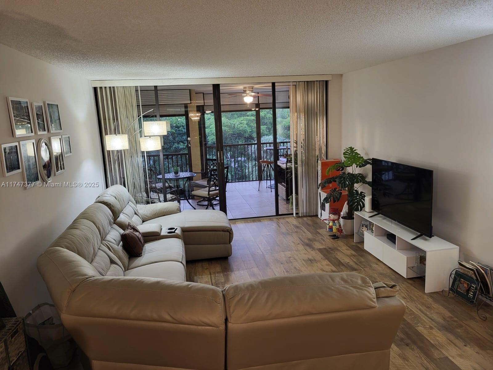 Picture of 2810 N 46Th Ave # F462, Hollywood, FL 33021