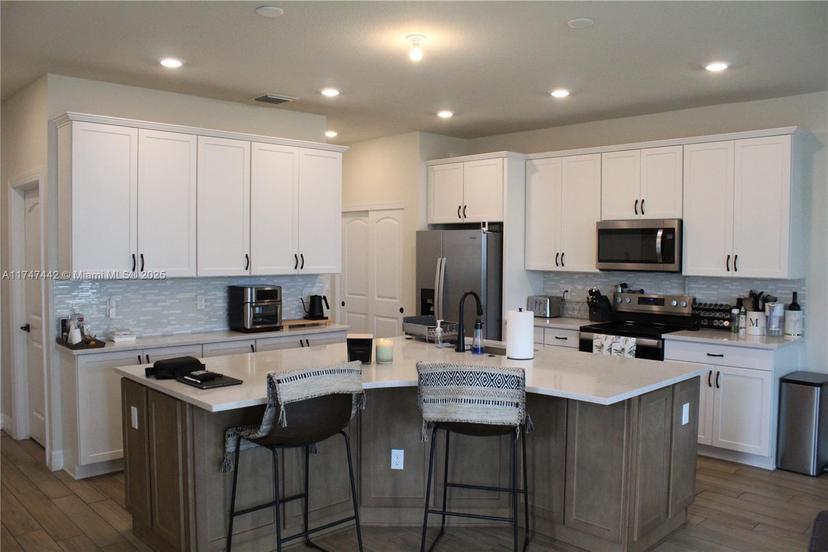 Picture of 4408 W Appleton Cir W # 0, Oakland Park FL 33309