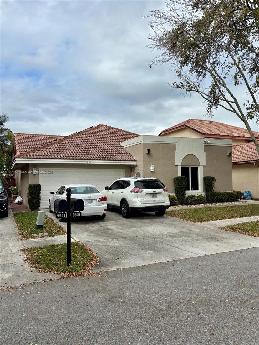 Picture of 9501 NW 18Th Mnr, Plantation FL 33322