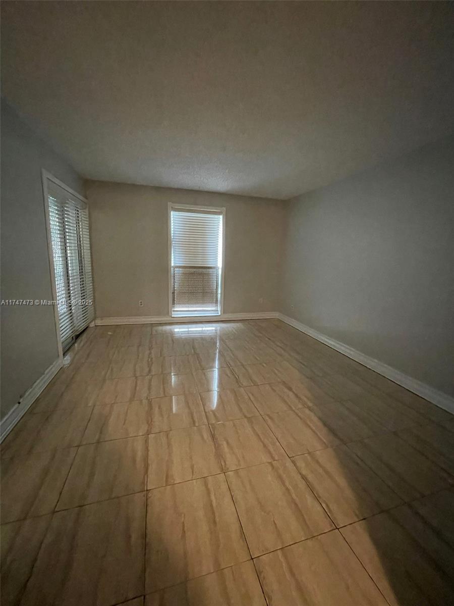 Picture of 661 N University Dr # 103, Pembroke Pines, FL 33024