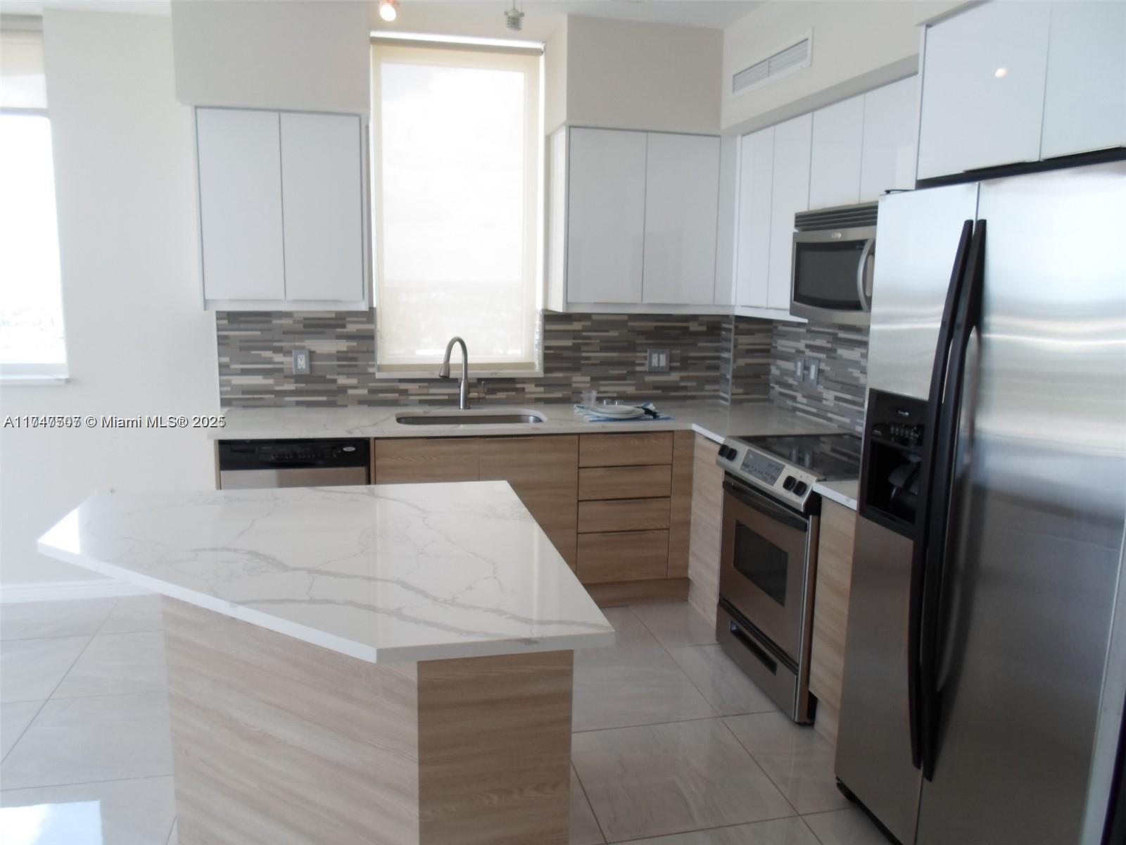 Picture of 1745 E Hallandale Beach Blvd # 1907W, Hallandale Beach, FL 33009