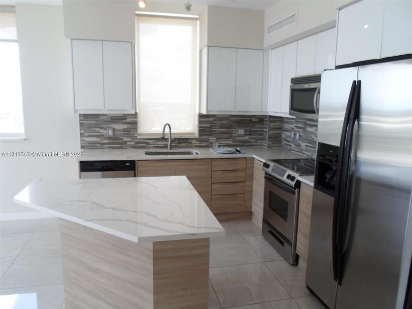 Picture of 1745 E Hallandale Beach Blvd # 1907W, Hallandale Beach FL 33009
