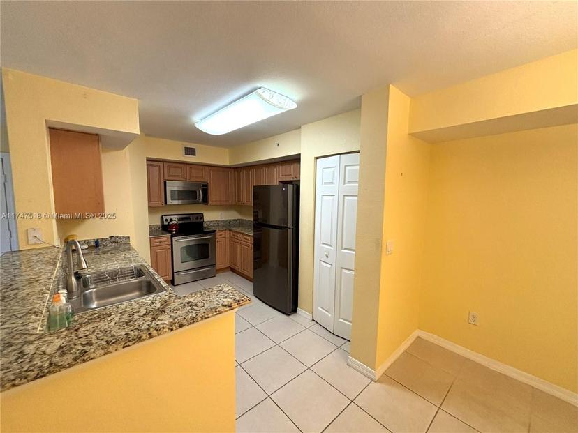 Picture of 6761 Heritage Grande # 107, Boynton Beach FL 33437