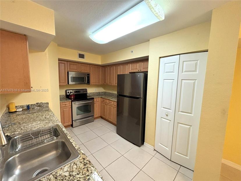 Picture of 6761 Heritage Grande # 107, Boynton Beach FL 33437
