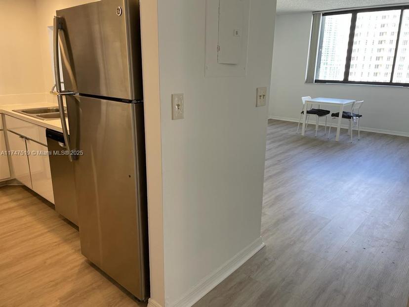 Picture of 540 Brickell Key Dr # 1600, Miami FL 33131