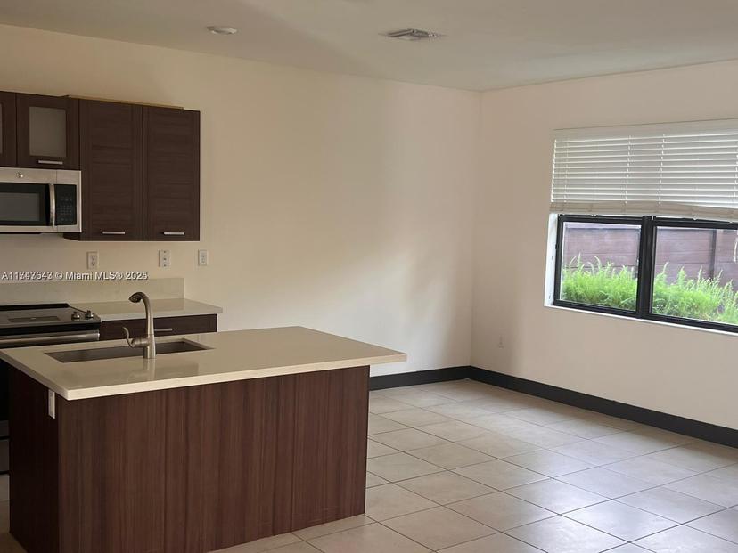Picture of 15680 NW 91St Ct, Miami Lakes FL 33018