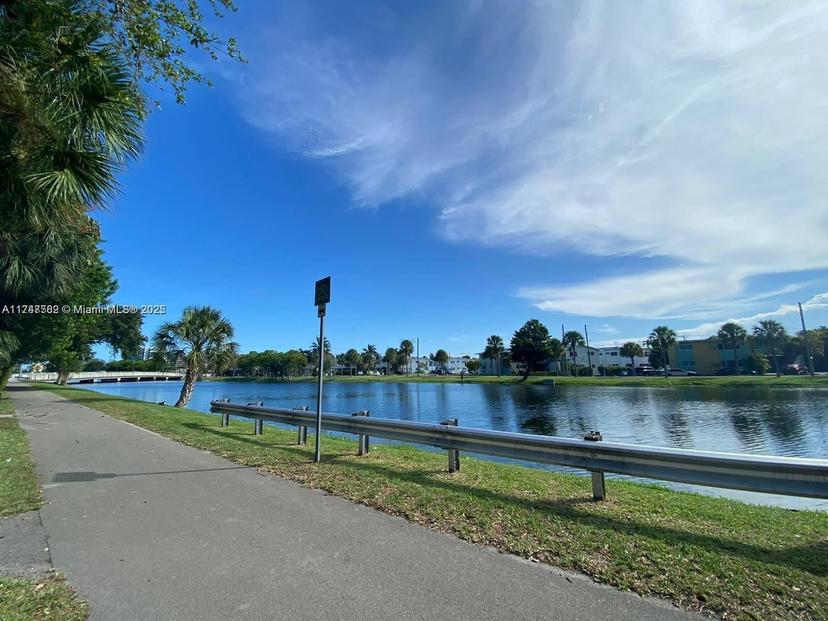 Picture of 1445 NE 172Nd St, North Miami Beach FL 33162