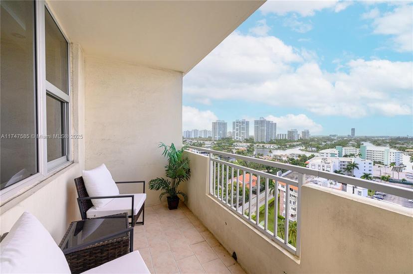Picture of 3180 S Ocean Dr # 1418, Hallandale Beach FL 33009