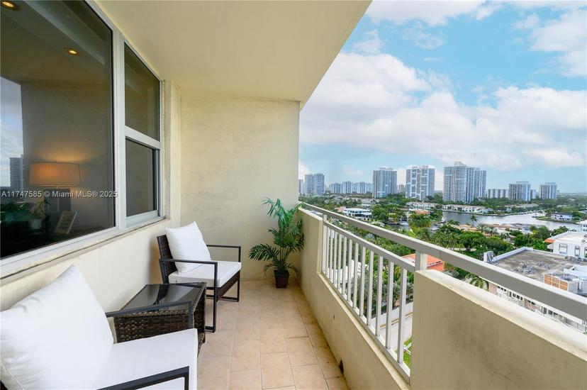 Picture of 3180 S Ocean Dr # 1418, Hallandale Beach FL 33009