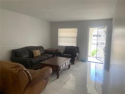 Picture of 806 W 73Rd Pl, Hialeah, FL 33014