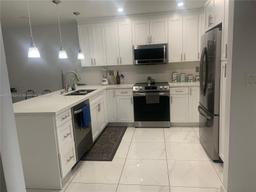 Picture of 806 W 73Rd Pl, Hialeah, FL 33014