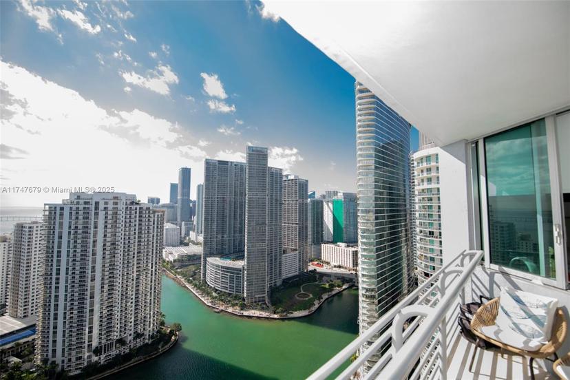 Picture of 325 S Biscayne Blvd # 4115, Miami FL 33131