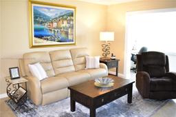 Picture of 9320 Sunrise Lakes Blvd # 107, Sunrise, FL 33322