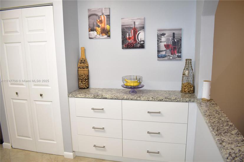 Picture of 9320 Sunrise Lakes Blvd # 107, Sunrise FL 33322