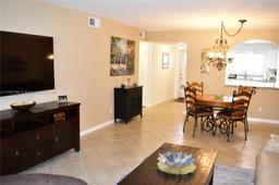 Picture of 9320 Sunrise Lakes Blvd # 107, Sunrise, FL 33322