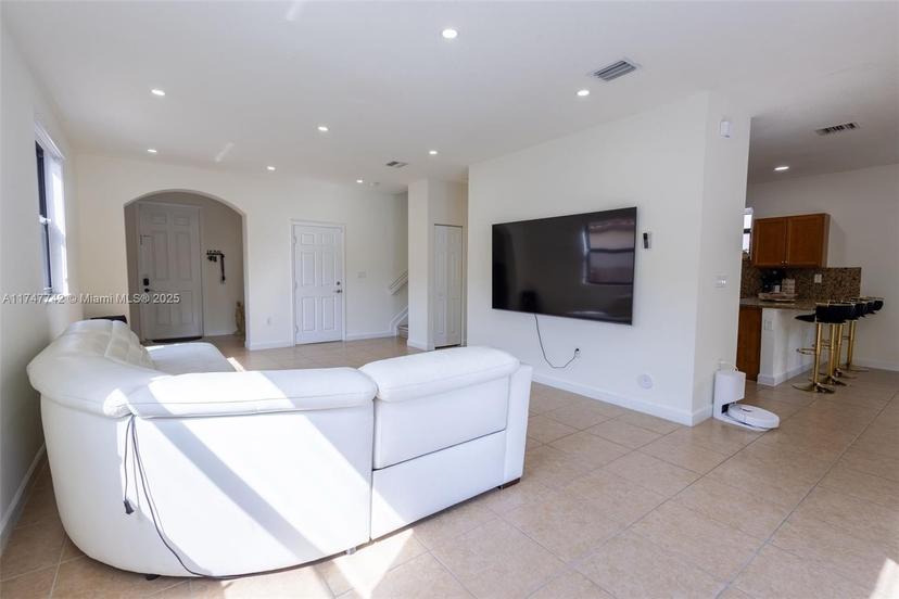 Picture of 463 SE 34Th Ter, Homestead FL 33033