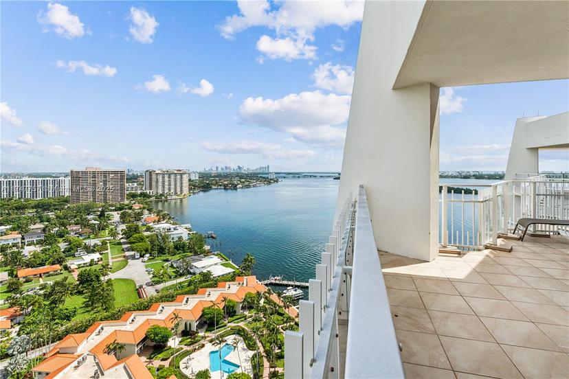 Picture of 4000 Towerside Ter, Miami FL 33138