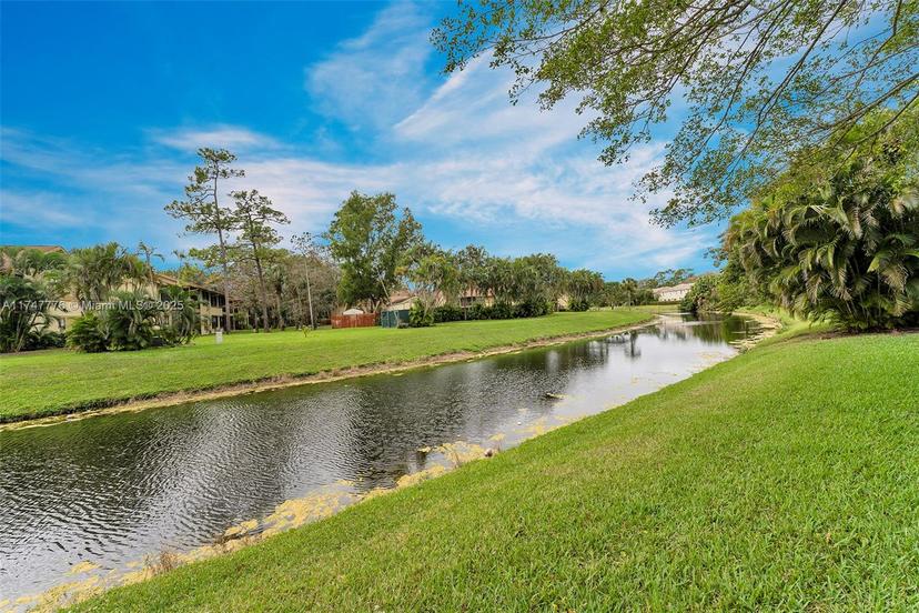 Picture of 12970 Dartford Trl # 5, Wellington FL 33414