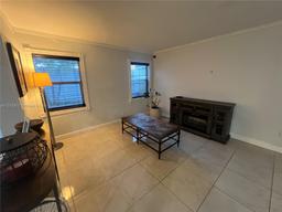 Picture of 14402 SW 142Nd Ct # 14402, Miami, FL 33186