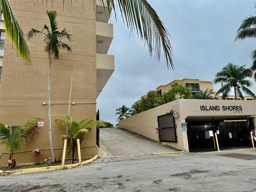 Picture of 2903 N Miami Beach Blvd # 204, North Miami Beach FL 33160