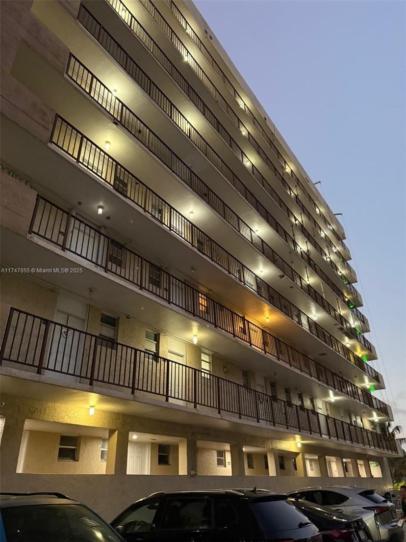 Picture of 2903 N Miami Beach Blvd # 204, North Miami Beach FL 33160