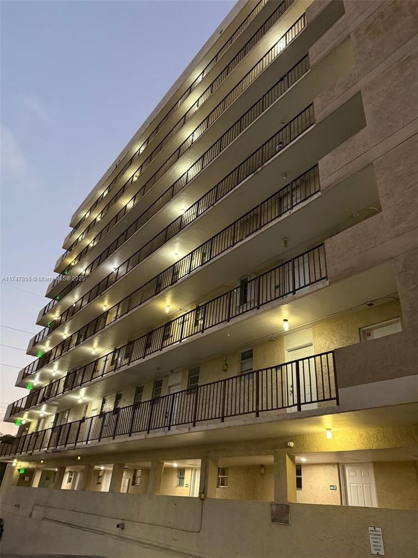 Picture of 2903 N Miami Beach Blvd # 204, North Miami Beach FL 33160