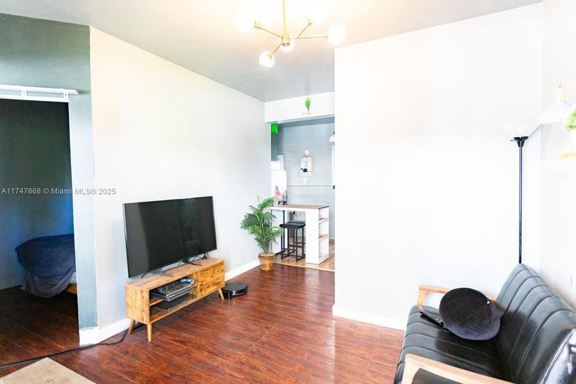 Picture of 8420 Byron Ave # 6, Miami Beach FL 33141