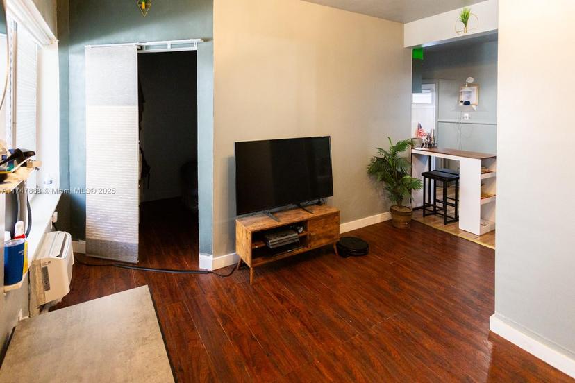 Picture of 8420 Byron Ave # 6, Miami Beach FL 33141