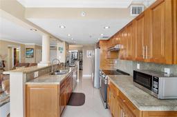 Picture of 210 174Th St # 902, Sunny Isles Beach, FL 33160