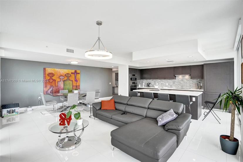 Picture of 7825 NW 107Th Ave # 604, Doral FL 33178
