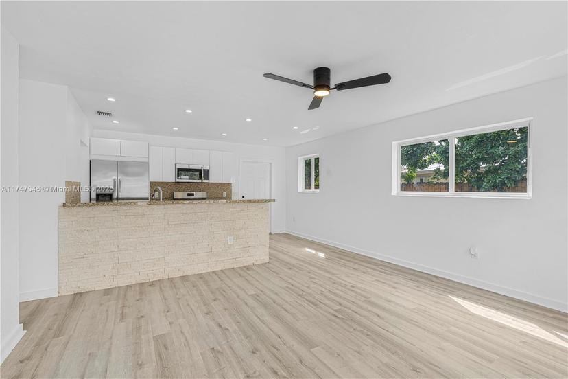 Picture of 1080 NE 213Th Ter, Miami FL 33179