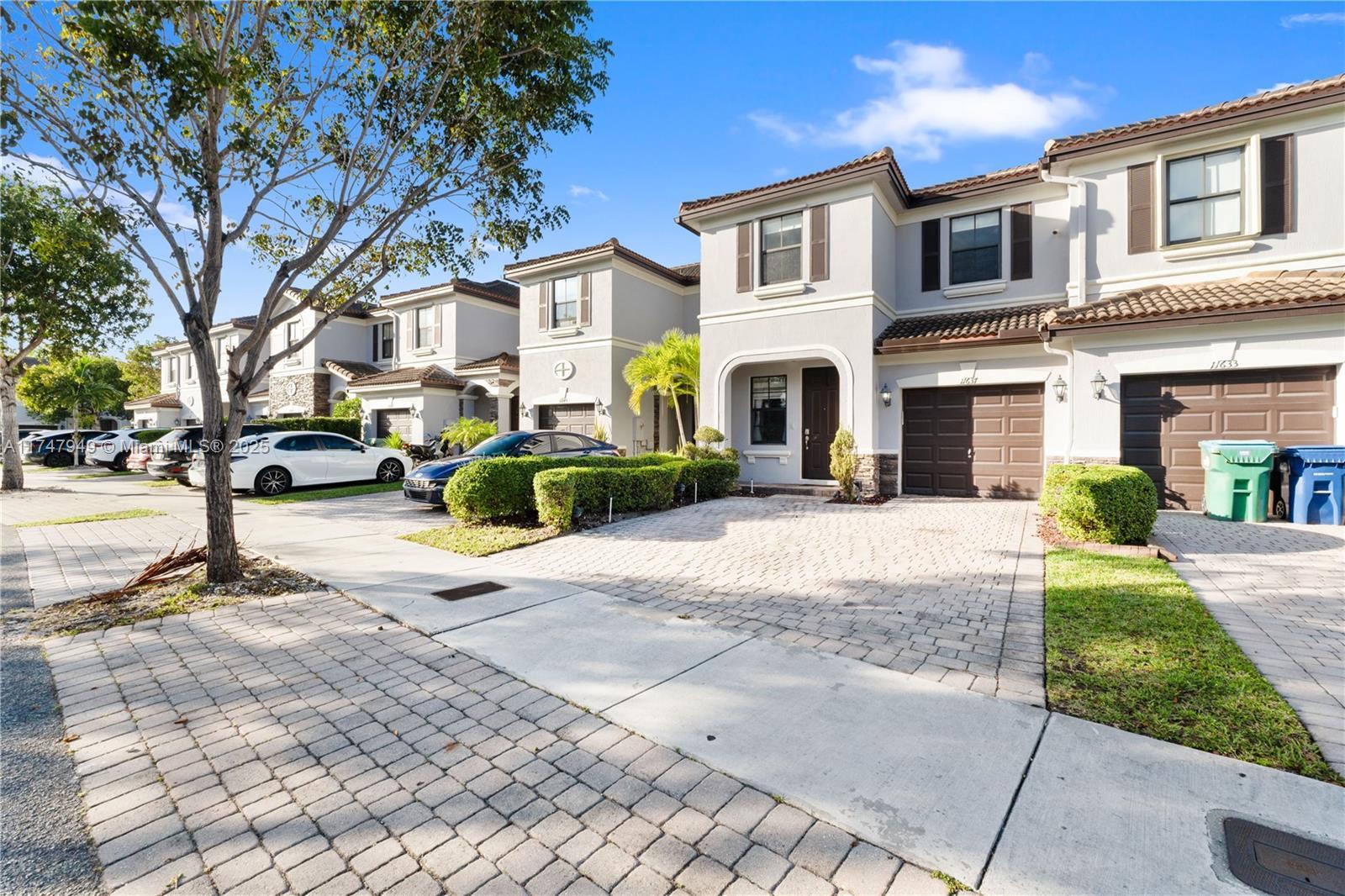 Picture of 11637 NW 87Th Ln # 0, Doral, FL 33178