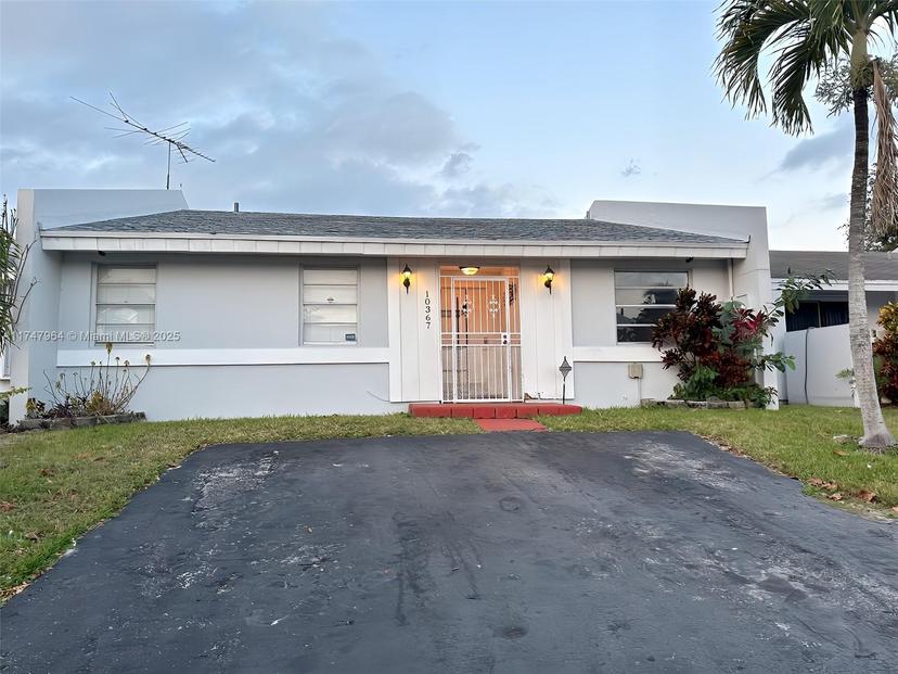 Picture of 10367 SW 207Th Ln # 0, Cutler Bay FL 33189