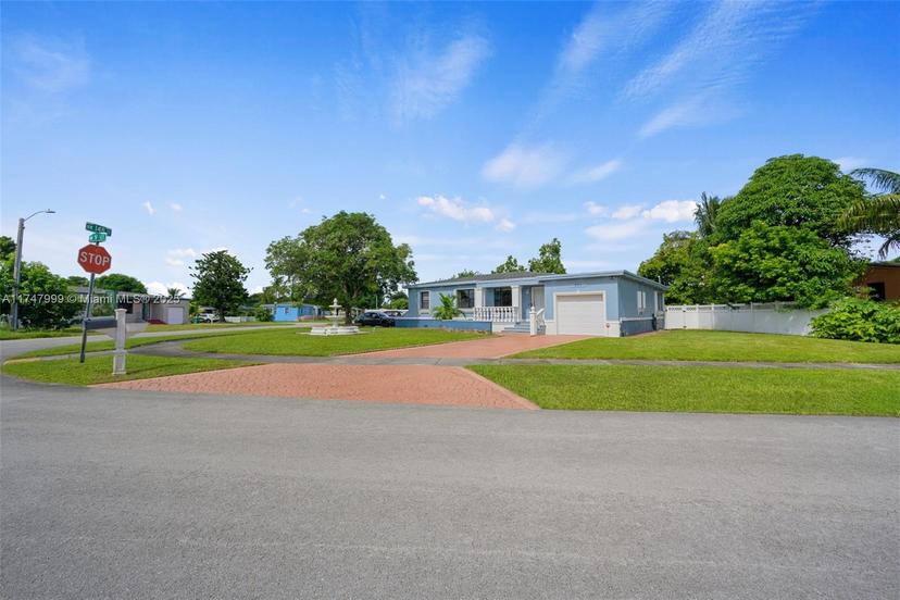 Picture of 951 NW 148Th St, Miami FL 33168