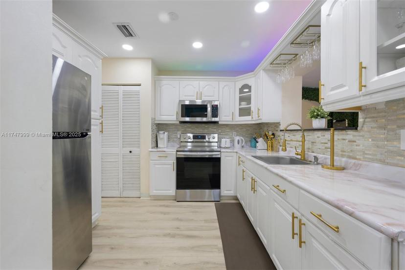 Picture of 951 NW 148Th St, Miami FL 33168