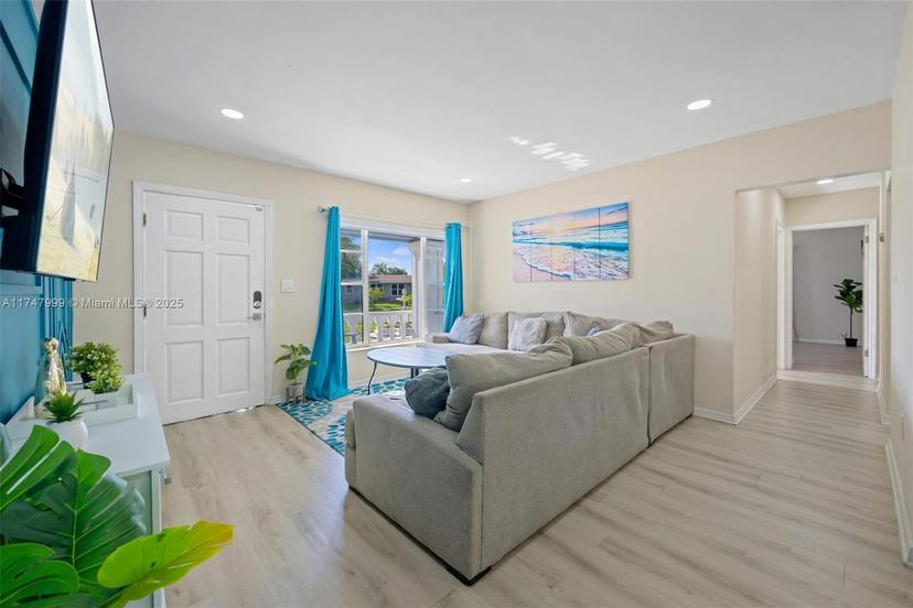 Picture of 951 NW 148Th St, Miami FL 33168