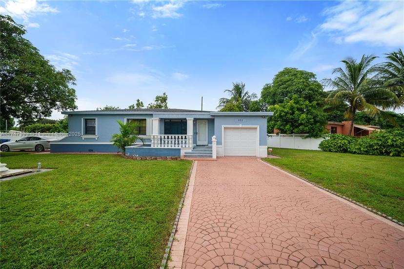 Picture of 951 NW 148Th St, Miami FL 33168