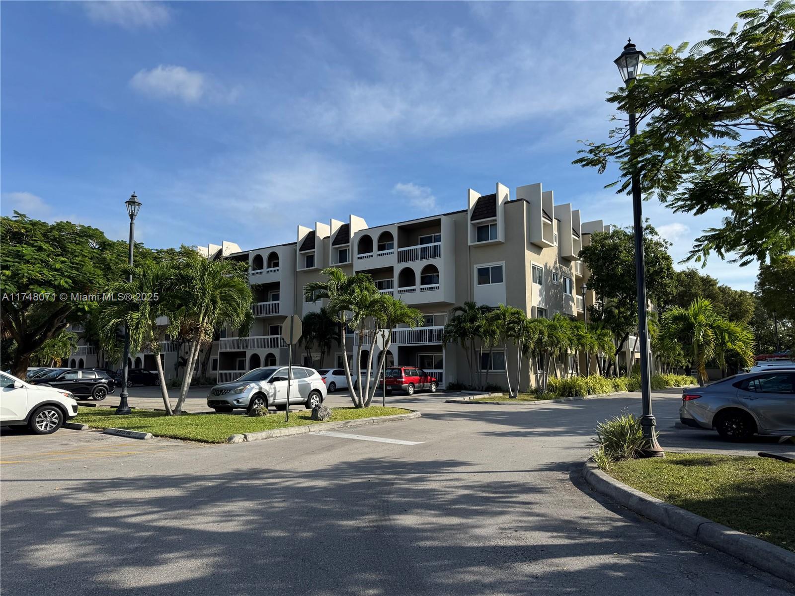 Picture of 7915 Camino Real # 302, Miami, FL 33143