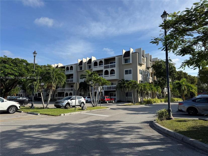 Picture of 7915 Camino Real # 302, Miami FL 33143