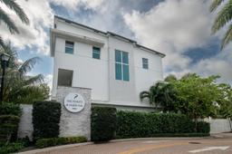 Picture of 2900 NE 12Th Ter # 14, Oakland Park, FL 33334
