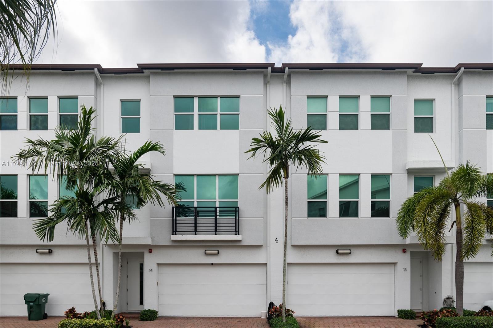Picture of 2900 NE 12Th Ter # 14, Oakland Park, FL 33334