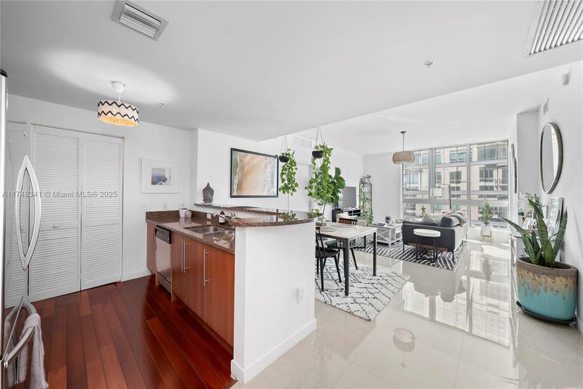 Picture of 300 S Biscayne Blvd # 3604, Miami FL 33131