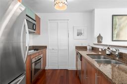 Picture of 300 S Biscayne Blvd # 3604, Miami, FL 33131